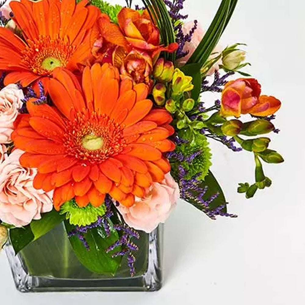 Eid Al Fitr -  Ramadan Special Mixed Flowers In Glass Vase